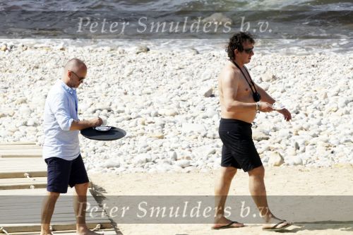 Ibiza 2 mei 2010
Marco Borsato met Leontien Luca Jada Senna en moeder Mary Borsato op vakantie op ibiza.
Peter Smulders bv