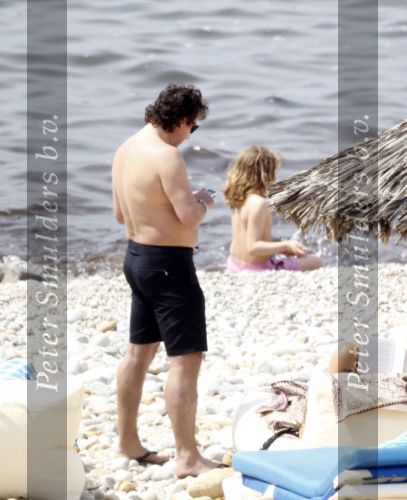 Ibiza 2 mei 2010
Marco Borsato met Leontien Luca Jada Senna en moeder Mary Borsato op vakantie op ibiza.
Peter Smulders bv