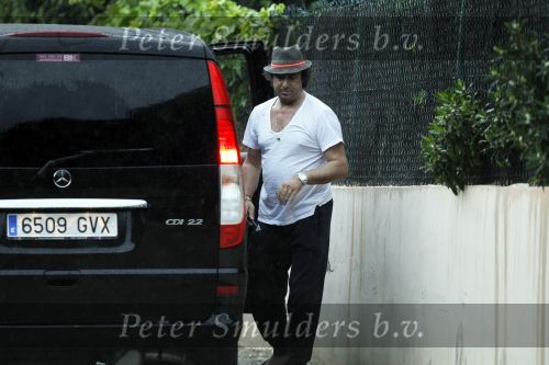 Ibiza 3 mei 2010
Marco Borsato Jada en Mary Borsato doen boodschappen bij de supermarkt. Marco heeft ook dit jaar weer een huis gehuurd op ibiza.
Peter Smulders bv