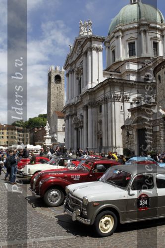 Brescia 5 mei 2010
State of Art doet met 4 auto\'s mee aan de Mille Miglia.
Peter Smulders bv