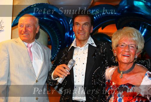 Noordwijk, 2 Mei 2010 Hotel van Oranje, Feest Gerard Joling t.g.v.
het 25 jaar artiesten jubileum
Moeder Gerard Joling met partner
Foto Peter Smulders BV