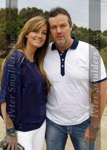 Ibiza 4 mei 2010
Sergio Herman en Ellemieke Vermolen vieren de 40e verjaardag van Sergio met vrienden op het strand bij El Chirinquito. Moon Verkaart met vriend
Peter Smulders bv