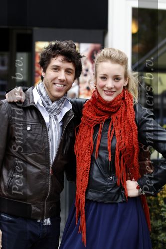 Amsterdam 12 mei 2010
Genomineerden voor de Johnny Kraaykamp awards tijdens de musicallunch bij rest Sophia. Noortje Herlaar met vriend William Spaaij
Peter Smulders bv