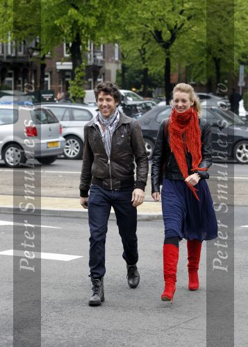Amsterdam 12 mei 2010
Genomineerden voor de Johnny Kraaykamp awards tijdens de musicallunch bij rest Sophia. Noortje Herlaar met vriend William Spaaij
Peter Smulders bv