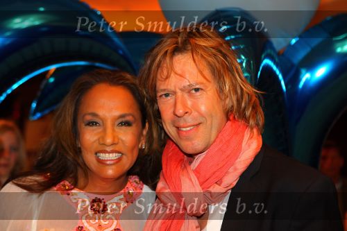 Noordwijk, 2 Mei 2010 Hotel van Oranje, Feest Gerard Joling t.g.v.
het 25 jaar artiesten jubileum
Patty Brard met partner
Foto Peter Smulders BV