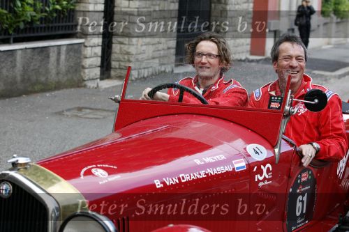 Brescia 6 mei 2010
State of Art is de kledingsponsor van de Mille Miglia. Prins Bernhard Jr en Roberto Meyer rijden in een bijzondere Alfa Romeo van ongeveer 3 miljoen euro
Peter Smulders bv