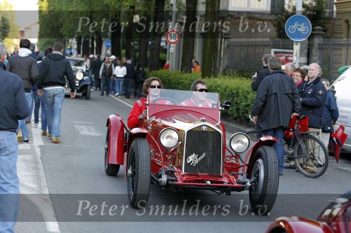 Brescia 6 mei 2010
State of Art is de kledingsponsor van de Mille Miglia. Prins Bernhard Jr en Roberto Meyer rijden in een bijzondere Alfa Romeo van ongeveer 3 miljoen euro
Peter Smulders bv
