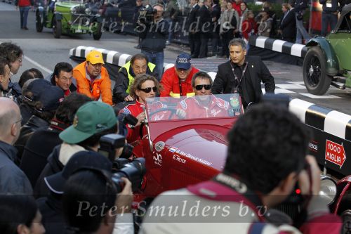 Brescia 6 mei 2010
State of Art is de kledingsponsor van de Mille Miglia. Prins Bernhard Jr en Roberto Meyer rijden in een bijzondere Alfa Romeo van ongeveer 3 miljoen euro
Peter Smulders bv