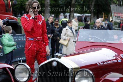 Brescia 6 mei 2010
State of Art is de kledingsponsor van de Mille Miglia. Prins Bernhard Jr en Roberto Meyer rijden in een bijzondere Alfa Romeo van ongeveer 3 miljoen euro
Peter Smulders bv