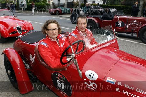 Brescia 6 mei 2010
State of Art is de kledingsponsor van de Mille Miglia. Prins Bernhard jr en Roberto Meyer in bijzondere Alfa Romeo
Peter Smulders bv