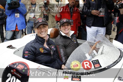 Brescia 6 mei 2010
Mille Miglia in brescia. Prinses Annette en Evelyne Westerman rijden in porsche spyder van State of art.
Peter Smulders bv