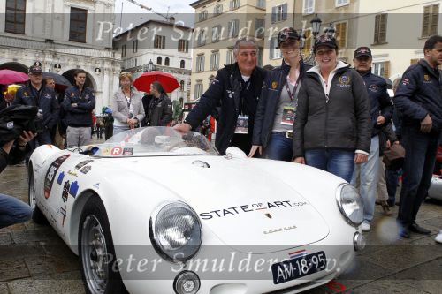 Brescia 6 mei 2010
Mille Miglia in brescia. Prinses Annette en Evelyne Westerman rijden in porsche spyder van State of art.
Peter Smulders bv