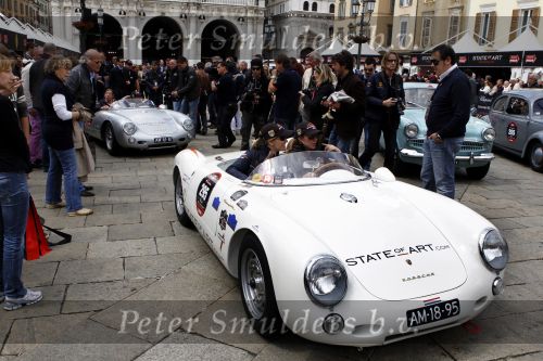 Brescia 6 mei 2010
Mille Miglia in brescia. Prinses Annette en Evelyne Westerman rijden in porsche spyder van State of art.
Peter Smulders bv