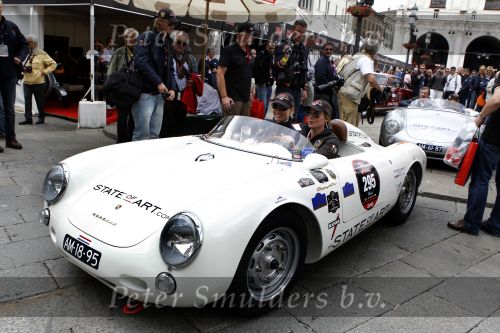 Brescia 6 mei 2010
Mille Miglia in brescia. Prinses Annette en Evelyne Westerman rijden in porsche spyder van State of art.
Peter Smulders bv