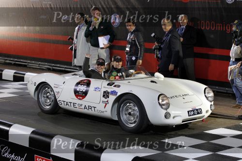 Brescia 6 mei 2010
Mille Miglia in brescia. Prinses Annette en Evelyne Westerman rijden in porsche spyder van State of art.
Peter Smulders bv