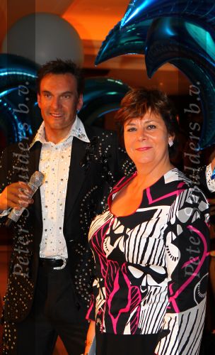 Noordwijk, 2 Mei 2010 Hotel van Oranje, Feest Gerard Joling t.g.v.
het 25 jaar artiesten jubileum
Rita Verdonk met pop Gerard Joling
Foto Peter Smulders BV