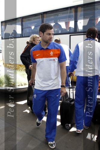 Noordwijk en Schiphol 19 mei 2010
Vertrek Nederlands elftal met vrouwen en kinderen naar Oostenrijk voor trainingskamp ivm WK voetbal. Sander Boschker
Peter Smulders bv