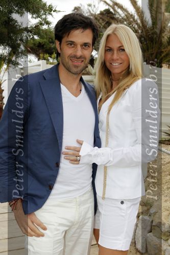 Ibiza 4 mei 2010
Sergio Herman en Ellemieke Vermolen vieren de 40e verjaardag van Sergio met vrienden op het strand bij El Chirinquito. Sergio Herman met ouders en Ellemieke Vermolen
Peter Smulders bv