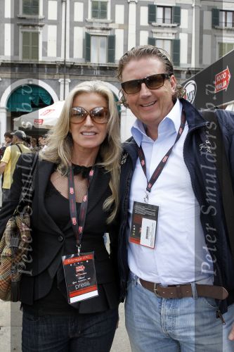 Brescia 5 mei 2010
State of Art doet met 4 auto\'s mee aan de Mille Miglia. Sylvie Schmeitz met vriend
Peter Smulders bv