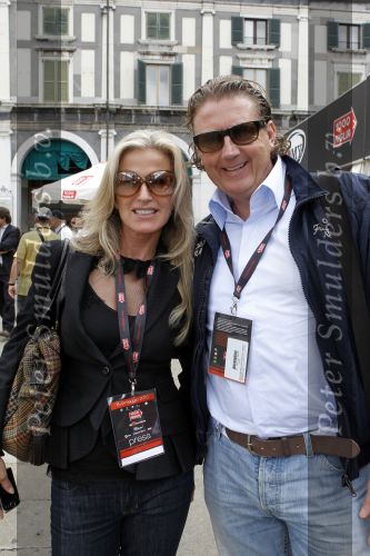 Brescia 5 mei 2010
State of Art doet met 4 auto\'s mee aan de Mille Miglia. Sylvie Schmeitz met vriend
Peter Smulders bv