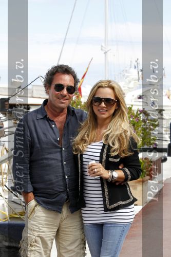 Marbella 11 mei 2010
Ronny Rosenbaum en Tatjana in de haven van Marbella Puerto Banus.
Peter Smulders bv