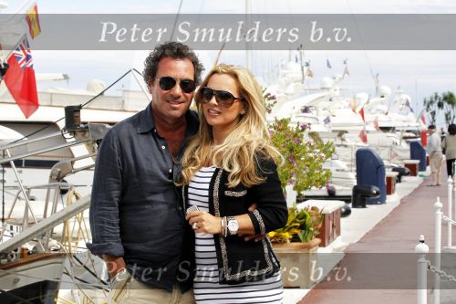 Marbella 11 mei 2010
Ronny Rosenbaum en Tatjana in de haven van Marbella Puerto Banus.
Peter Smulders bv