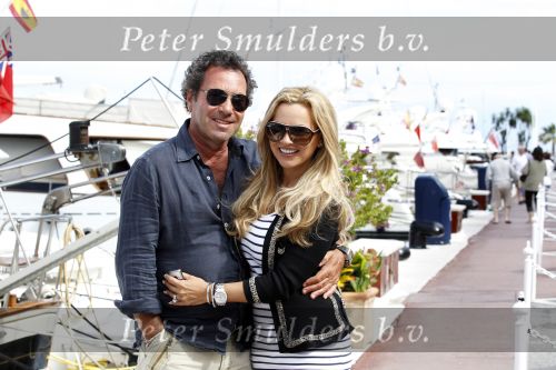 Marbella 11 mei 2010
Ronny Rosenbaum en Tatjana in de haven van Marbella Puerto Banus.
Peter Smulders bv