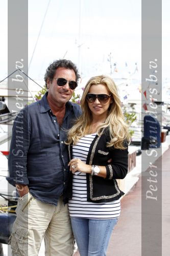 Marbella 11 mei 2010
Ronny Rosenbaum en Tatjana in de haven van Marbella Puerto Banus.
Peter Smulders bv