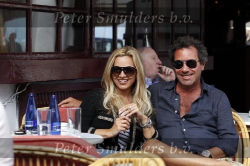 Marbella 11 mei 2010
Ronny Rosenbaum en Tatjana in de haven van Marbella Puerto Banus.
Peter Smulders bv