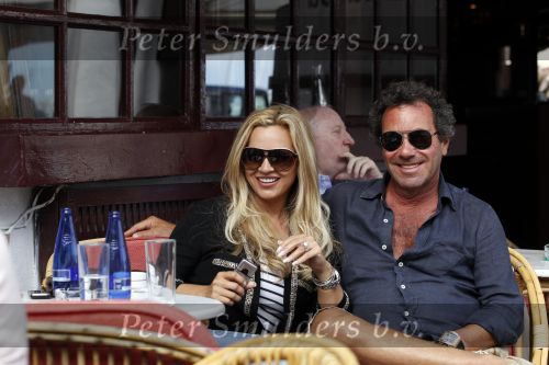 Marbella 11 mei 2010
Ronny Rosenbaum en Tatjana in de haven van Marbella Puerto Banus.
Peter Smulders bv