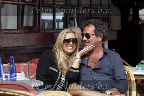 Marbella 11 mei 2010
Ronny Rosenbaum en Tatjana in de haven van Marbella Puerto Banus.
Peter Smulders bv