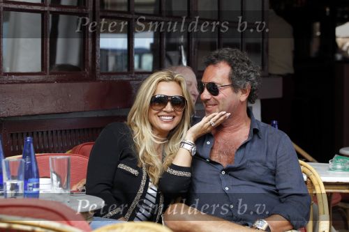 Marbella 11 mei 2010
Ronny Rosenbaum en Tatjana in de haven van Marbella Puerto Banus.
Peter Smulders bv