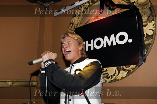 Amsterdam 10 mei 2010
Presentatie nieuwe L \'Homo in de Momartre. Thomas Berge
Peter Smulders bv