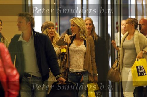 Ibiza 2 mei 2010
Erland Galjaard Wendy v Dijk en Leontien Borsato op vakantie op ibiza.
Peter Smulders bv
