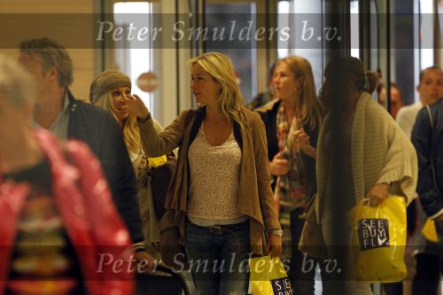 Ibiza 2 mei 2010
Erland Galjaard Wendy v Dijk en Leontien Borsato op vakantie op ibiza.
Peter Smulders bv