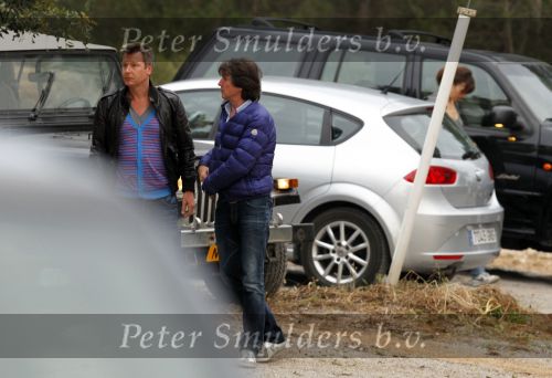 Ibiza 1 mei 2010
Erik de Zwat en zijn vrouw en dochters samen op vakantie met Wessel van Diepen en Daphne Bunskoek en dochter India. Ze verblijven in het prachtige huis van Erik.
Peter Smulders bv
