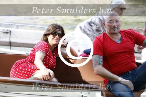 Amsterdam 7 mei 2011
Amanda Krabbe met haar vader Kees Beekman op boot in de grachten van Amsterdam.
Peter Smulders bv
