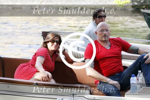 Amsterdam 7 mei 2011
Amanda Krabbe met haar vader Kees Beekman op boot in de grachten van Amsterdam.
Peter Smulders bv