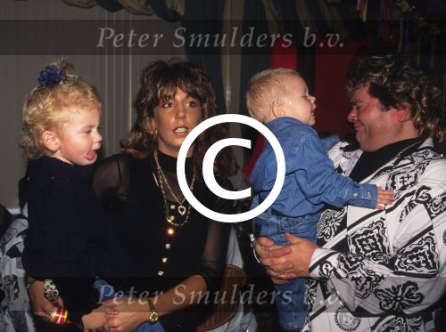 Andre Hazes
21 September 1999 CD uitreikingSamen met Rachel en de kinderen
Foto Peter Smulders BV