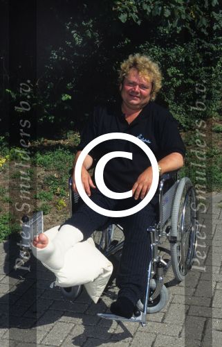 Andre Hazes
9 mei 1989 met gebroeken voet
Foto Peter Smulders BV