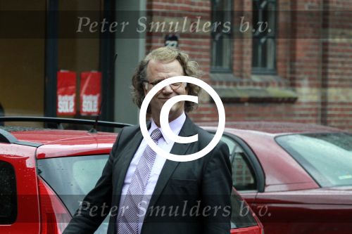 Amsterdam 27 mei 2011
Andre Rieu met op de achtergrond zijn zoon pierre.
Peter Smulders bv