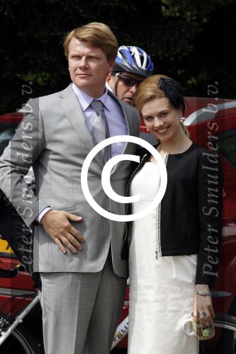 Amstelveen 6 mei 2011
Opnames tv serie over koningin Beatrix met in de hoofdrollen Willeke v Ammelrooy ( Beatrix) Bastiaan Ragas (Prins Willem Alexander) en Katja Herbers (Maxima).
Peter Smulders bv