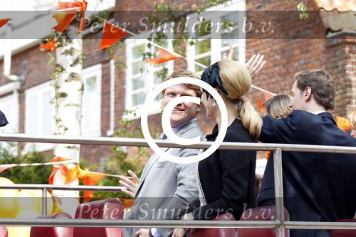 Amstelveen 6 mei 2011
Opnames tv serie over koningin Beatrix met in de hoofdrollen Willeke v Ammelrooy ( Beatrix) Bastiaan Ragas (Prins Willem Alexander) en Katja Herbers (Maxima).
Peter Smulders bv