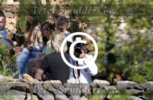 ibiza 4 juni 2011
Lodewijk Hoekstra en zijn vrouw Kristel trouwen op ibiza. beveiliging
Peter Smulders bv