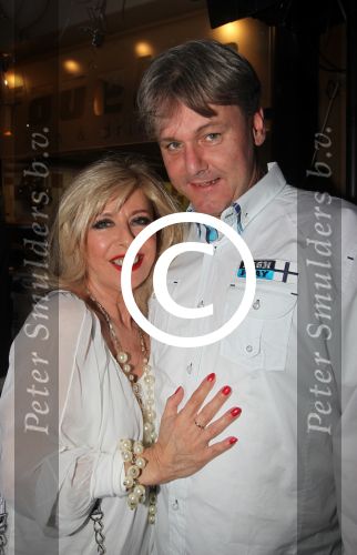 Bergen (NH), 2 Mei 2011
Uitreiking 24e CD van Gerard Joling
Bonnie St Clair met haar man
Foto Peter Smulders BV
