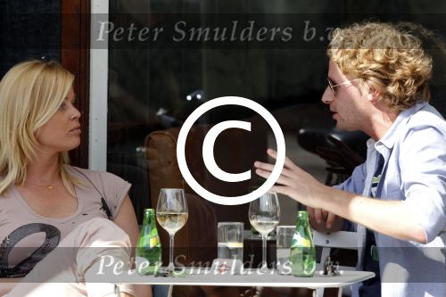 Amsterdam 14 juni 2011
Bridget Maasland en Ewout Genemans op terras.
Peter Smulders bv