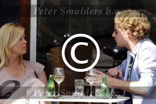 Amsterdam 14 juni 2011
Bridget Maasland en Ewout Genemans op terras.
Peter Smulders bv