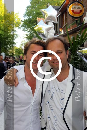 Bergen (NH), 2 Mei 2011
Uitreiking 24e CD van Gerard Joling
Carlo Boszhard met vriend
Foto Peter Smulders BV