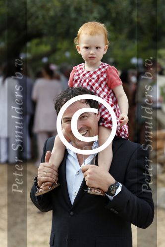 ibiza 4 juni 2011
Lodewijk Hoekstra en zijn vrouw Kristel trouwen op ibiza. Caspar Burgi met zijn dochter
Peter Smulders bv