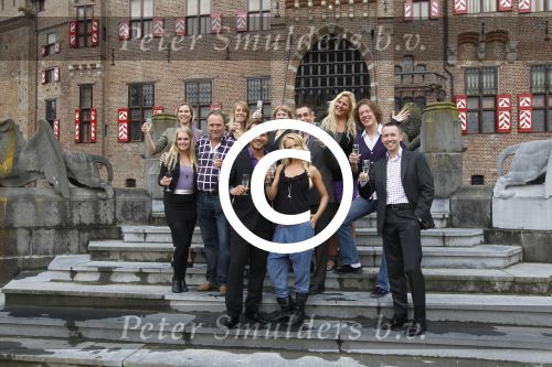 Kasteel Haarzuilen, 6 Juni 2011
Voorstelling Cast Musical Klein Duimpje
Cast met o.a. Geert Hoes, Sita Vermeulen, Marcel Smid, Lynn Jansen, Koen Iking, Carmen v Weersel, Bart Mijnster, Sandra Dijkstra, Michael v Hoorne en Esther v Santen
Foto Peter Smulders BV